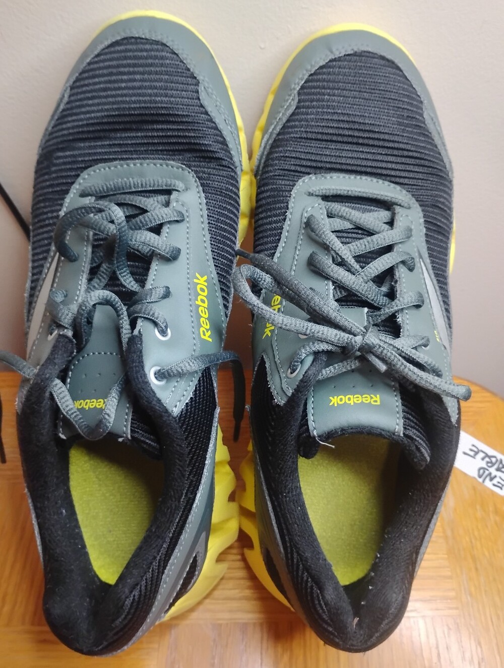 Reebok Men's Zigtech Black/ Yellow Running Athletic Shoes Sz 6, Nice
